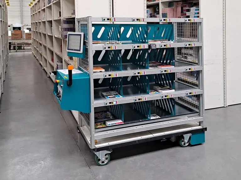 Chariot pour l'approvisionnement et la mise en stock
