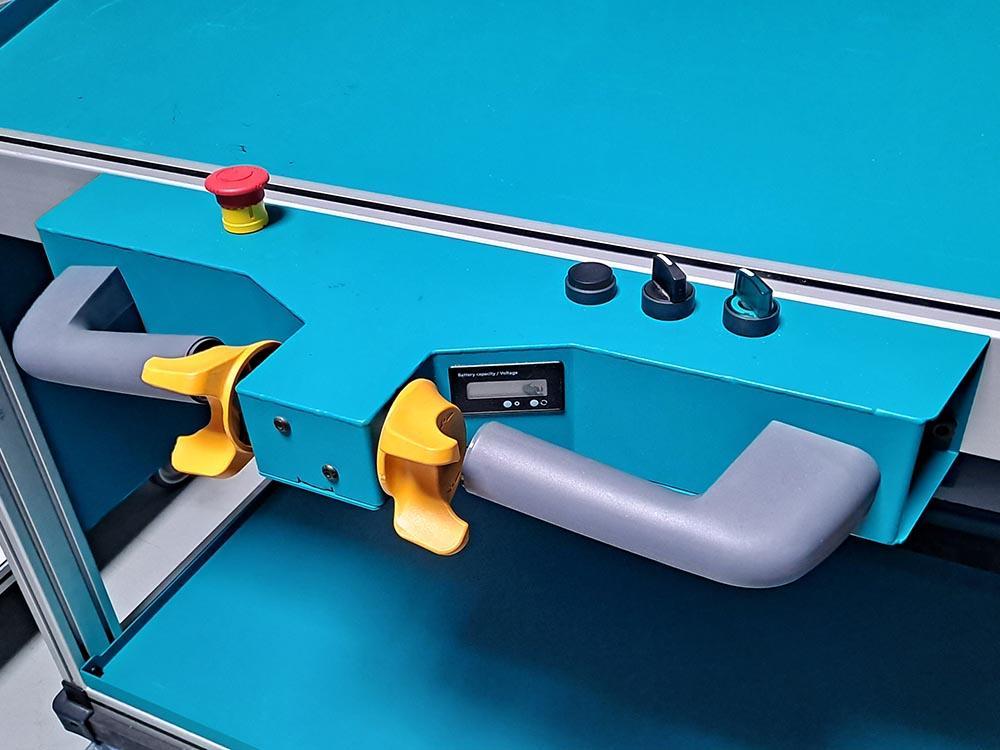Poignée de commande ergonomique des chariots de picking intelligents
