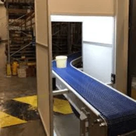 Tunnel vidéo chez Domino's Pizza