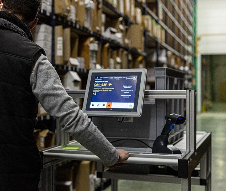 Solutions logicielles intégrées pour piloter les postes de travail et les équipements