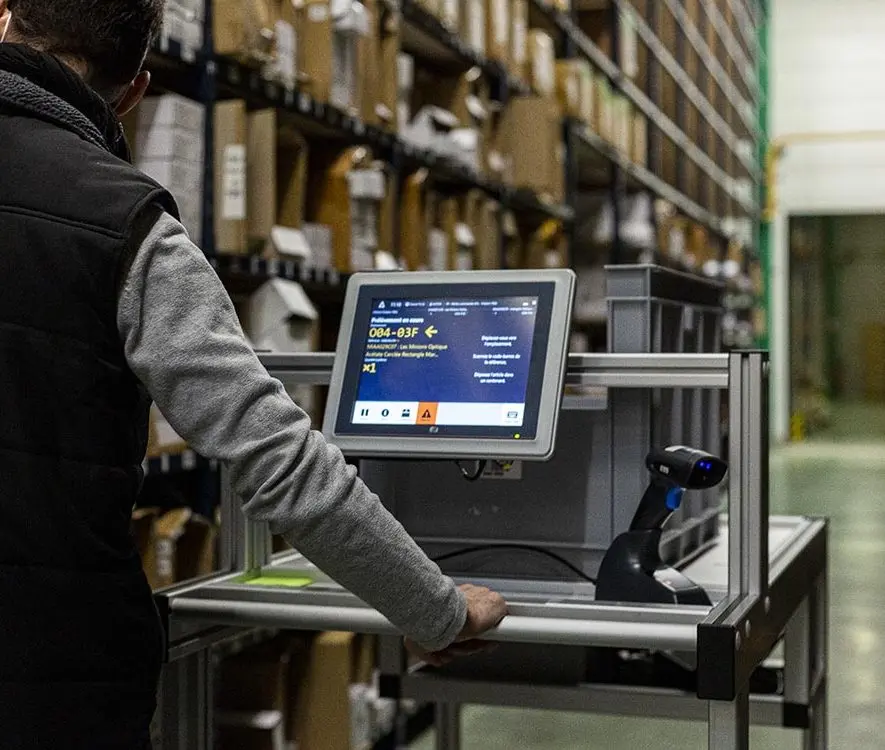 Solutions logicielles intégrées pour piloter les postes de travail et les équipements