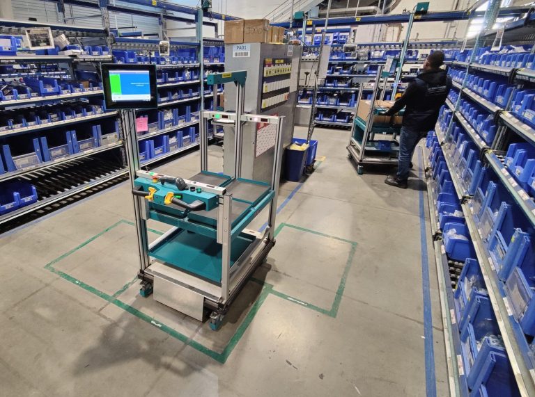 Chariot de picking avec 4 emplacements de contrôle pondéral fabriqués pour La Toulousaine